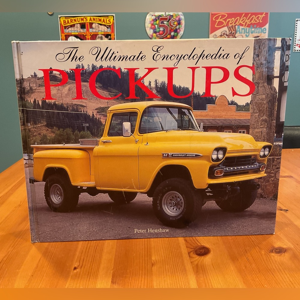 PICKUP TRUCK COFFEE TABLE BOOK THE ULTIMATE ENCYCLOPEDIA OF PICKUPS 2005 HENSHAW
